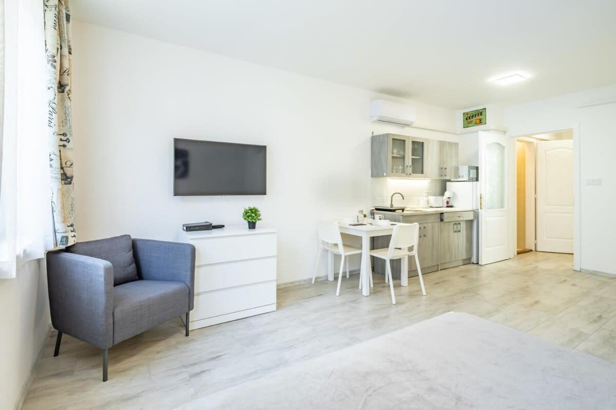 Convenient 2-Room Central Apartment Budapest Exterior photo